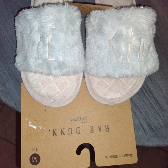 Rae Dunn Be KIND Slippers BNWT - Picture 1 of 2